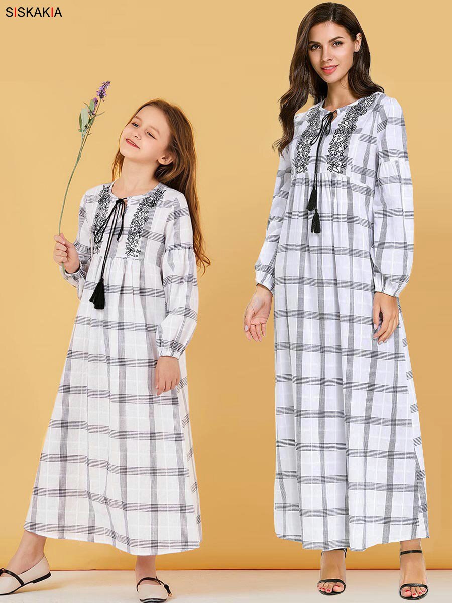 Family Look Mother And Daughter Clothes lantern Long Sleeve Plaid Embroidered Long Dress Female White Muslim Wears Autumn