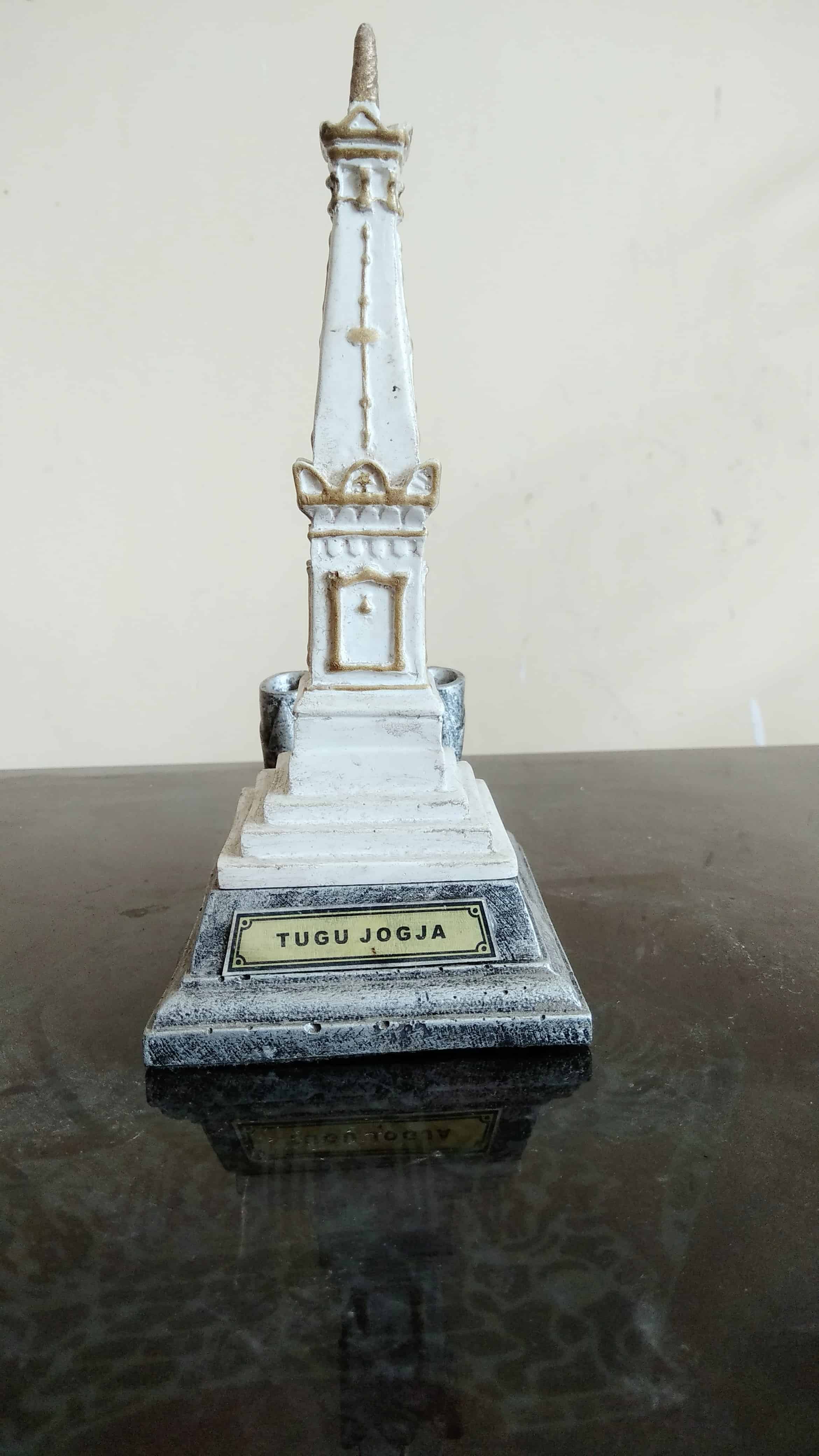 Miniatur Tugu Jogja (Obelisk Miniature Jogjakarta) Original From Yogyakarta Indonesian