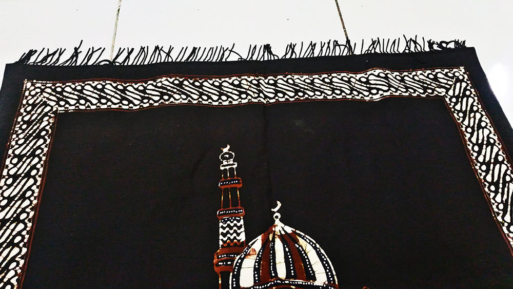 Handmade Batik Sajda Muslim Prayer Rugs [1]