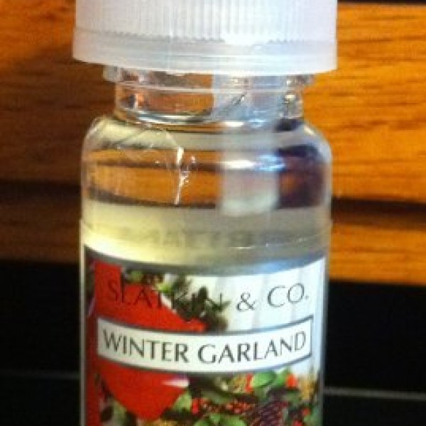 Bath & Body Works Winter Garland Home Fragrance Oil 0.33 fl oz/ 9.7 ml